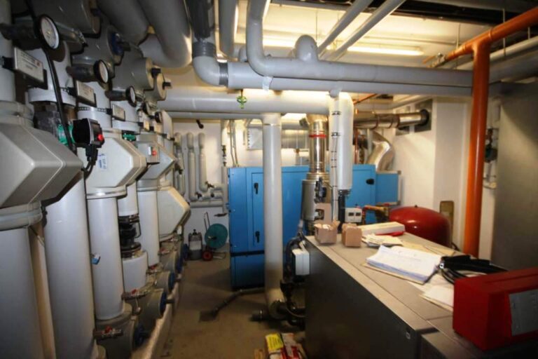 Mehr über den Artikel erfahren Strom- und Wärmeerzeugung für privat durch ein BHKW