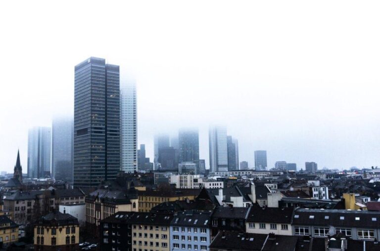 Mehr über den Artikel erfahren Good News und Bad News beim Frankfurter Messeturm