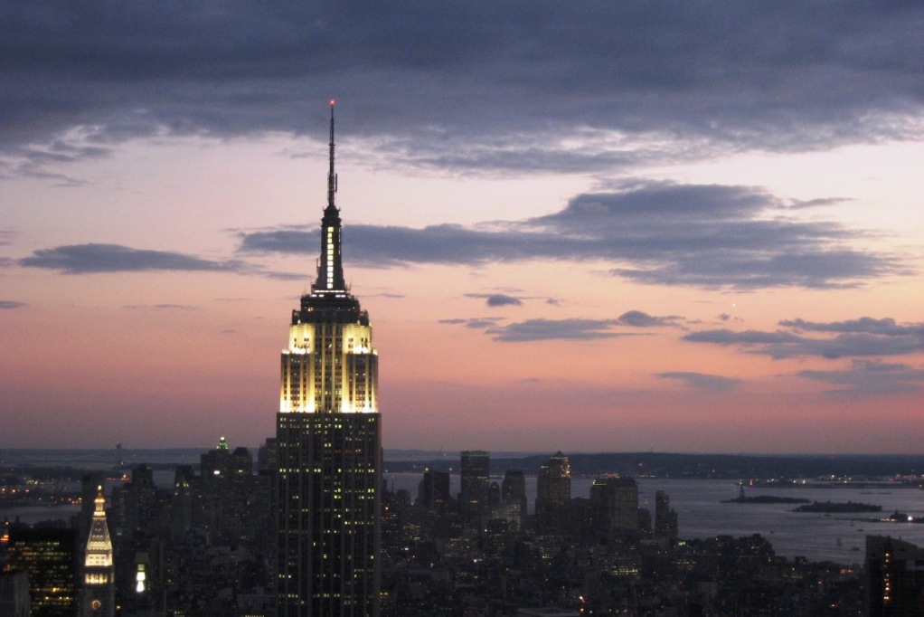 You are currently viewing Empire State Building – ein (jetzt) grünes Stück New York