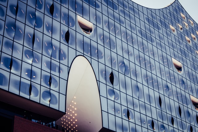 Du betrachtest gerade Hamburgs Elbphilharmonie — Ärger und kein Ende?